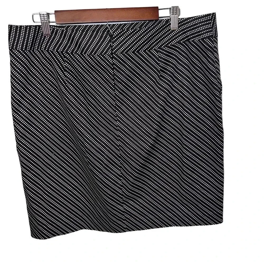 Worthington Ladies size 14 A-line geometric stretch office/career Y2K midi Skirt